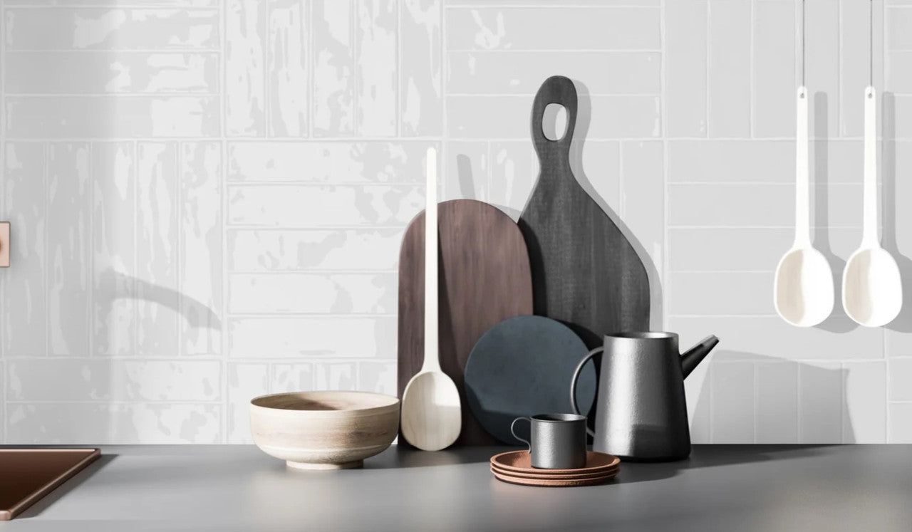 Quelline QEL-1312 Striking Glare Room Scene