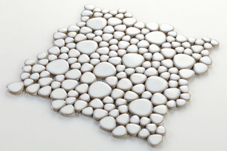UT-439 Fancy White Pebble Mosaic Tile Angle View