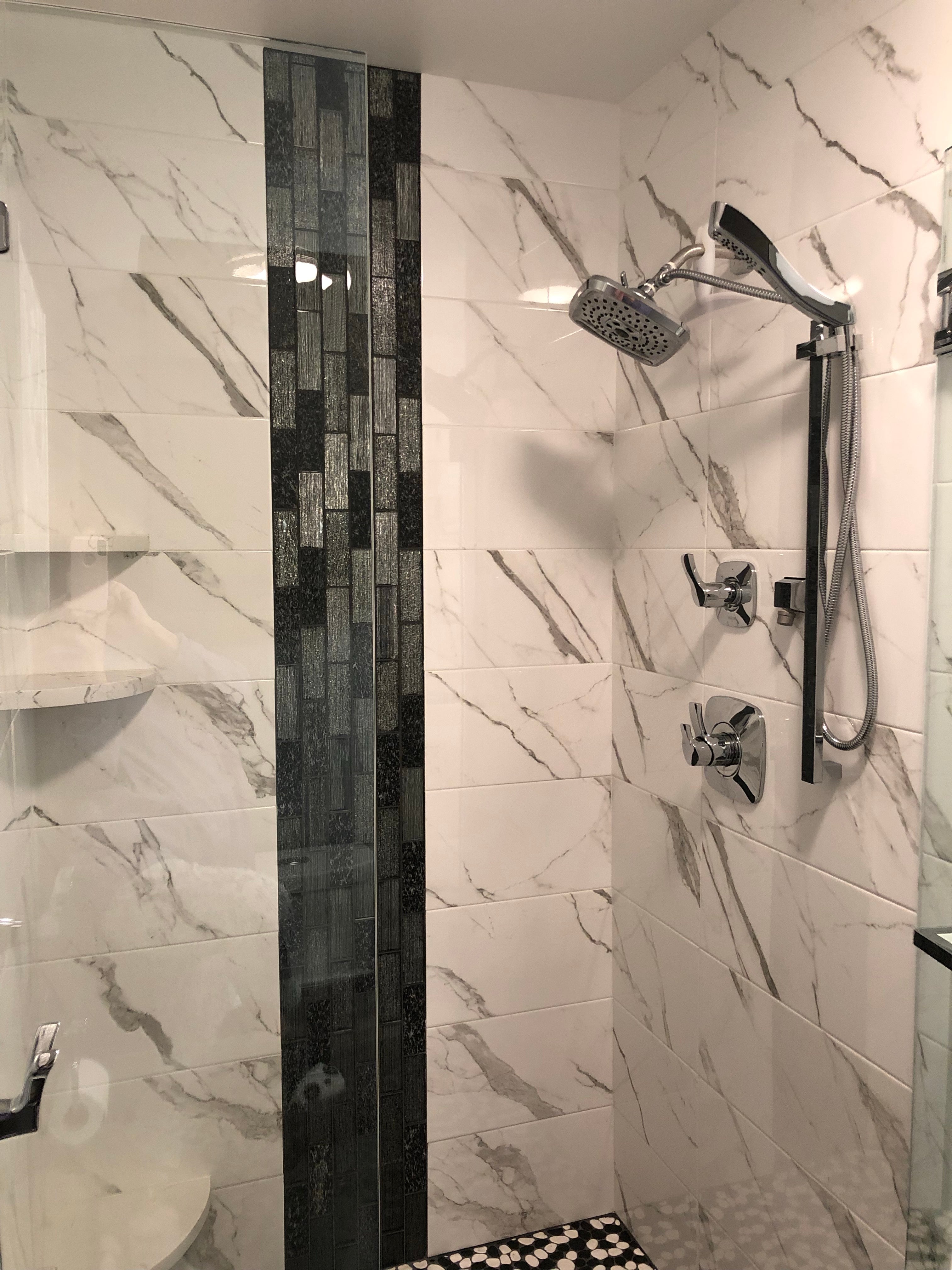 Tanglewood Boston Lane TGL-872 shower wall accent strip close up