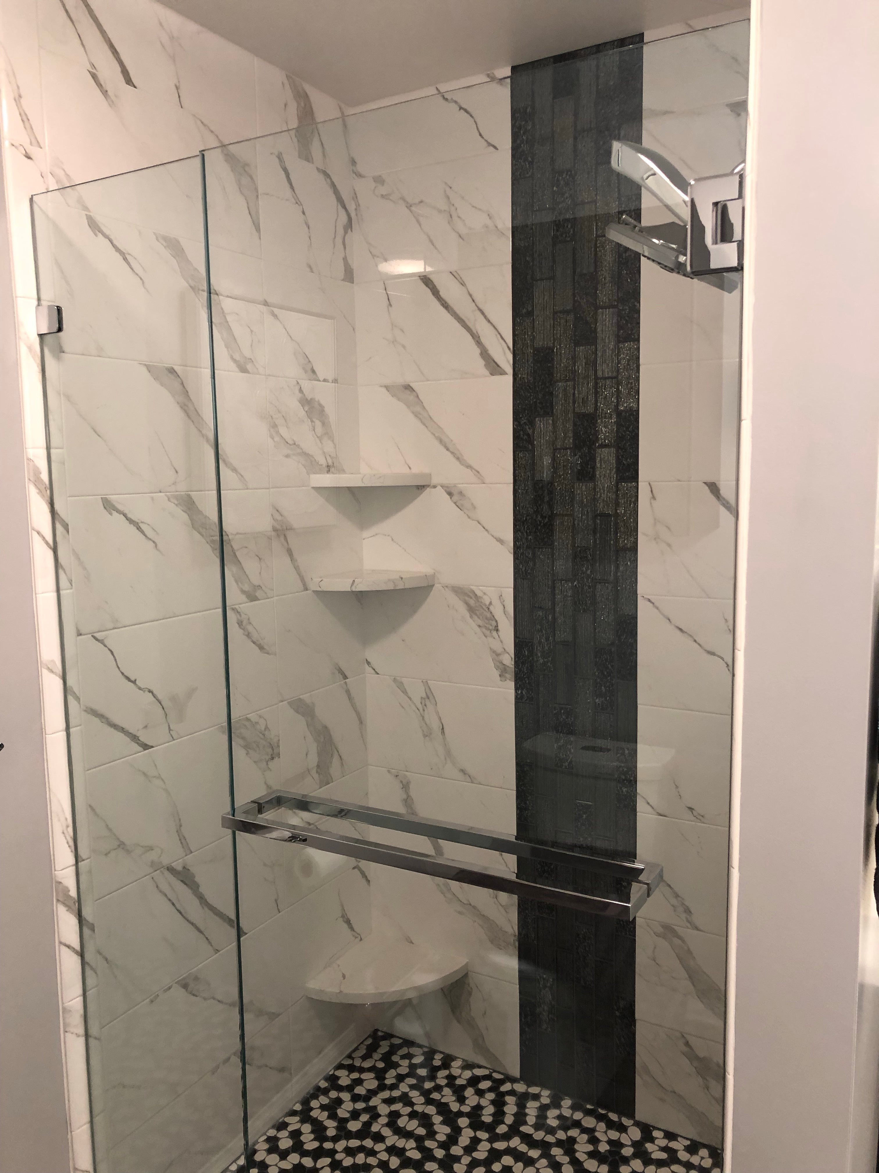 Tanglewood Boston Lane TGL-872 shower wall accent tile strip center of back wall