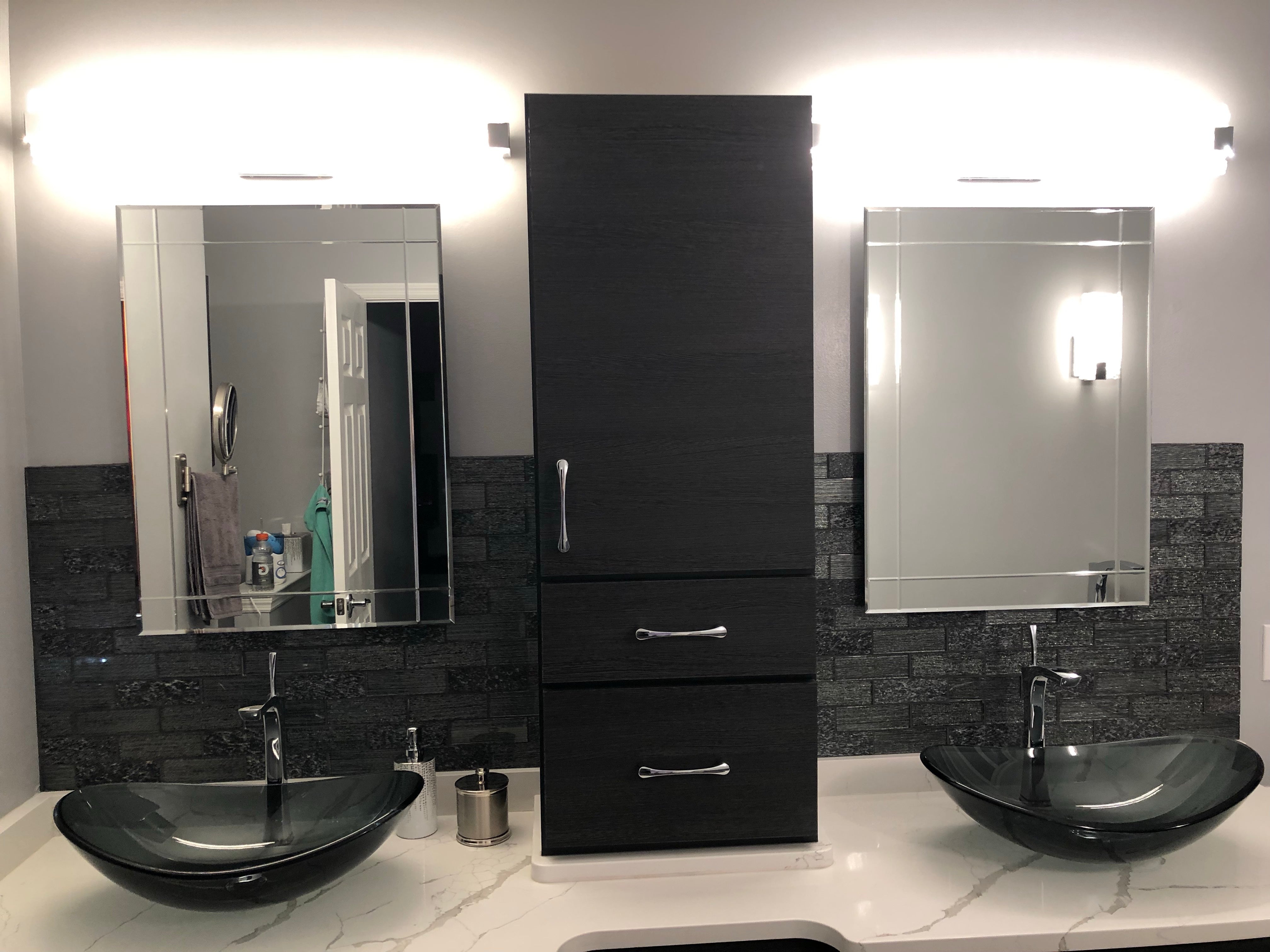 Tanglewood Boston Lane TGL-872 vanity backsplash